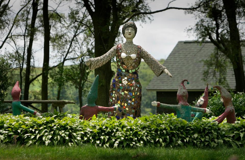 Snow White and the Seven Dwarfs, as featured in the Grandview sculpture gardens.