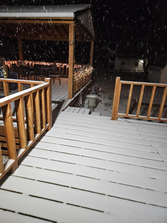 Snowfall in McMinnville (Courtesy: Penny Owens)
