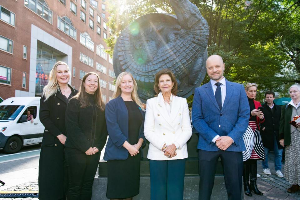 Swedish native Alexander Klingspor on the far right with Queen Silvia of Sweden next to him and NYC parks executives (Union Square Partnership)