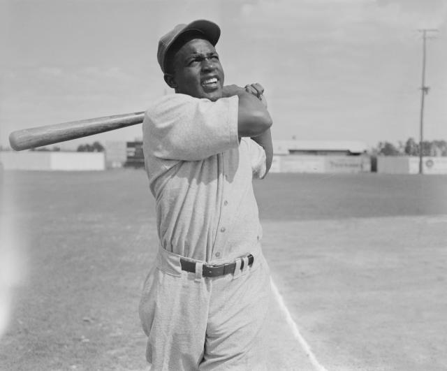 Teams wore number 42 in honor of Jackie Robinson. The Boston Red Sox  News Photo - Getty Images