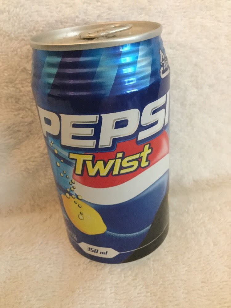 2000: Pepsi Twist