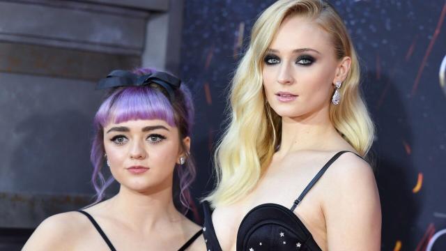 Sophie Turner and Maisie Williams Would 'Try and Kiss Each Other