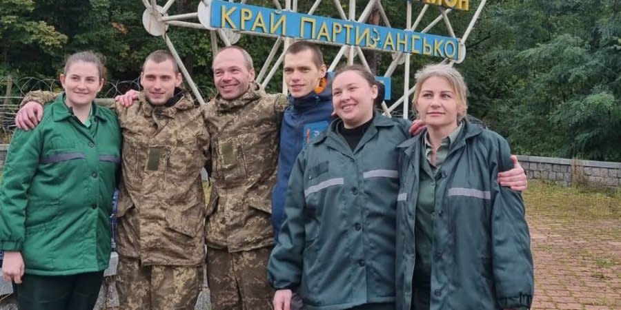 Ukraine returned four marines and two civilians