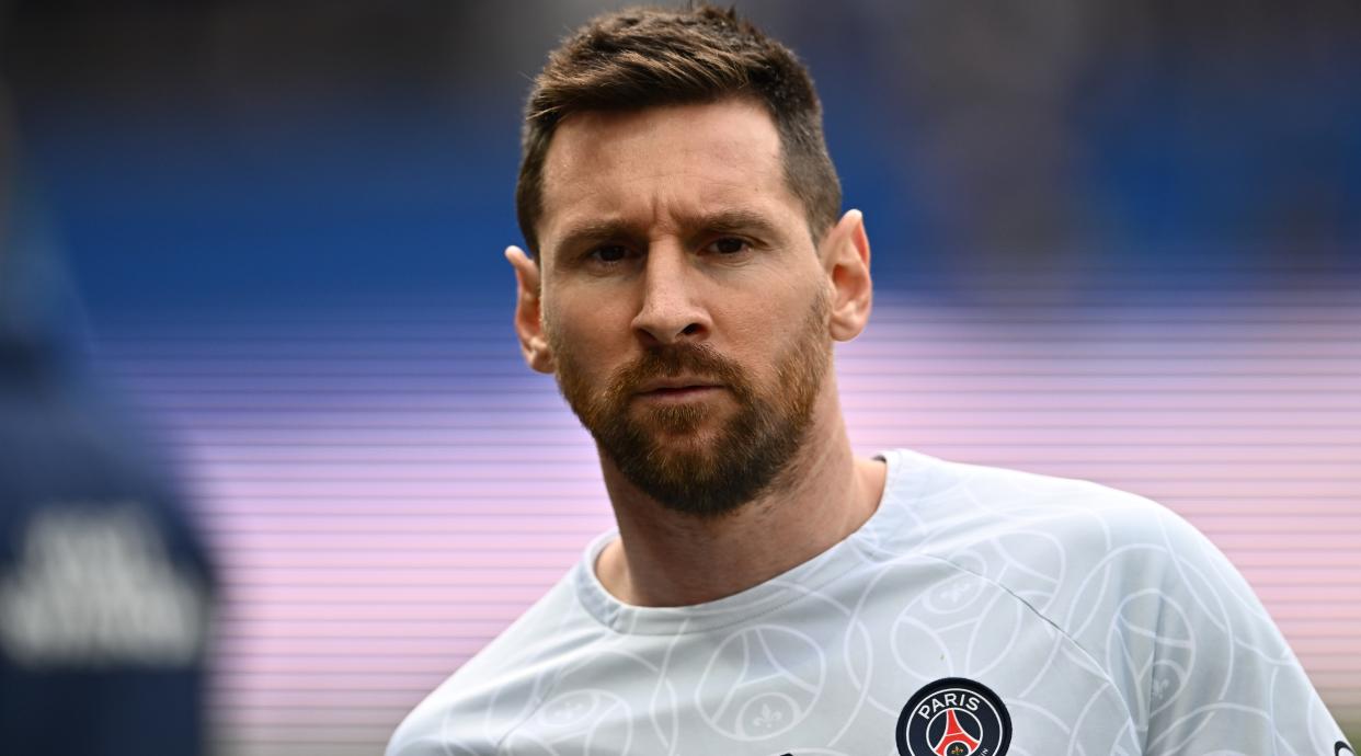 Lionel Messi of PSG warms up prior to the Ligue 1 match between PSG and Lorient at the Parc des Princes on April 30, 2023 in Paris, France. 