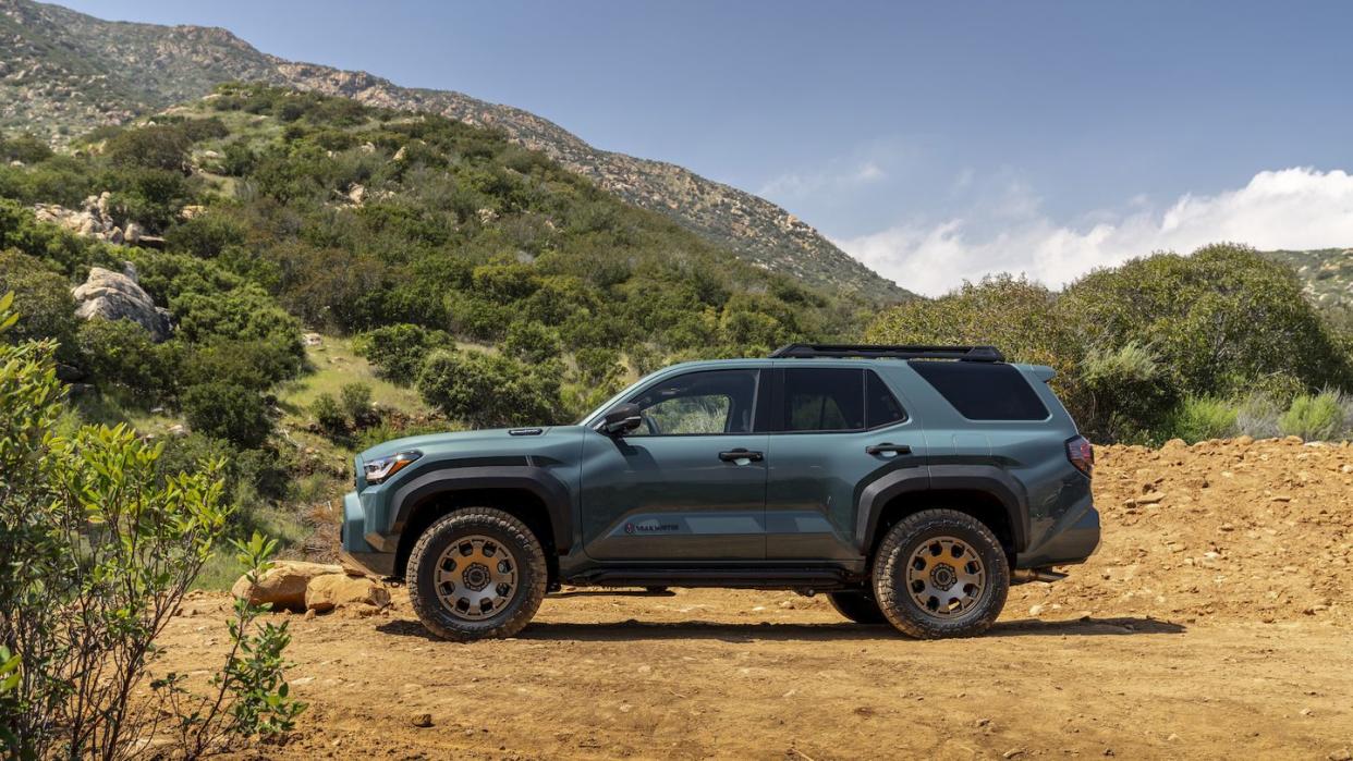 2025 toyota 4runner trailhunter