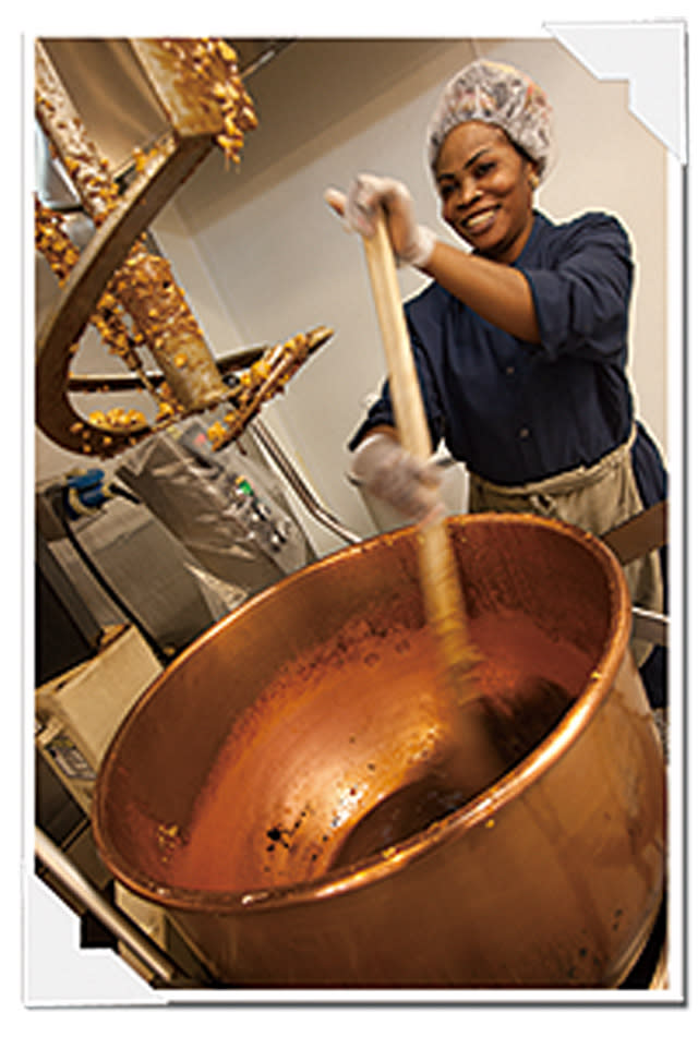 傳承3代的秘傳配方，是以銅製大釜煮出的焦糖風味為基底研發。 爆米花分為蝴蝶形狀爆米花及蘑菇狀的球型爆米花，混合出獨特的黃金比例。