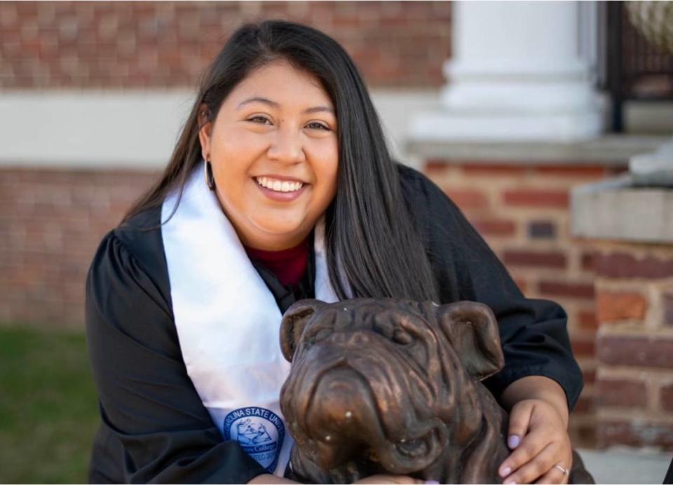 Alejandra Gonzalez-Rizo se graduó con una licenciatura en inglés de South Carolina State University.