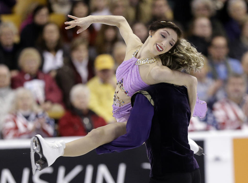 Meryl Davis and Charlie White compete during the ice dance free skate at the U.S. Figure Skating Championships Saturday, Jan. 11, 2014 in Boston. (AP Photo/Steven Senne)