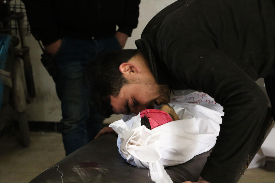 Syrian regime airstrikes kill hundreds in eastern Ghouta