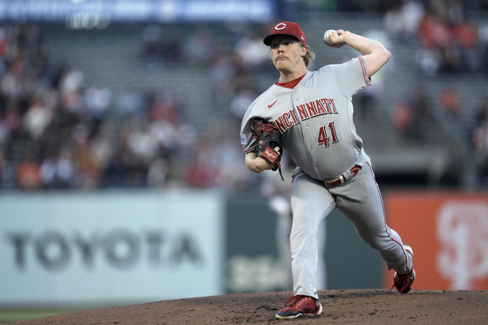 Cincinnati Reds' Andrew Abbott pitches to a San Francisco Giants batter during the first inning of a baseball game Monday, Aug. 28, 2023, in San Francisco. (AP Photo/Godofredo A. Vásquez)