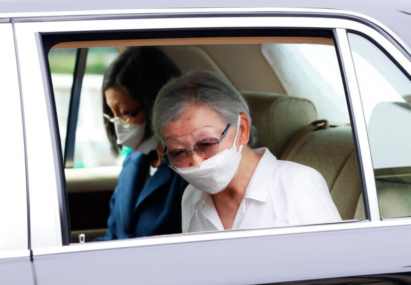 ▲日本皇室美智子上皇后因被診斷出深部靜脈血栓，26日前往宮內廳醫院接受進一步檢查。（圖／美聯社／達志影像）