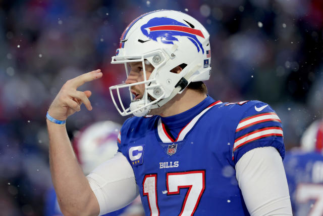 Josh Allen overcomes three turnovers in Bills' playoff win - Los