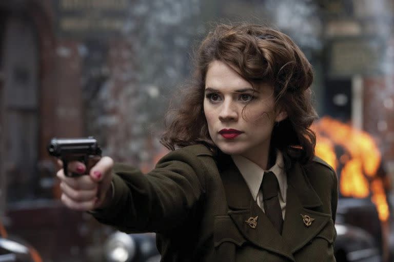  Hayley  Atwell como la agente Peggy Carter.