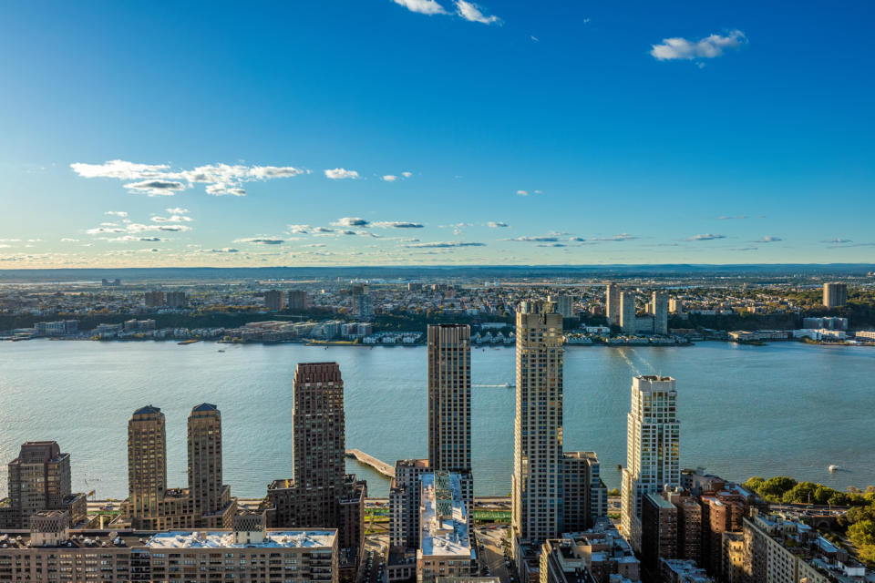 Este espectacular apartamento situado en el número 200 de la Amsterdam Avenue de la ciudad de Nueva York, tiene un precio de 38 millones de dólares y es uno de los escenarios de la exitosa serie de HBO ‘Succession’. Créditos: William Laird / Brown Harris Stevens
