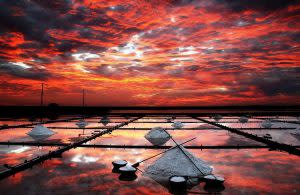 井仔腳鹽田晚霞｜Jingzijiao Salt Fields（Courtesy of Tainan Travel)