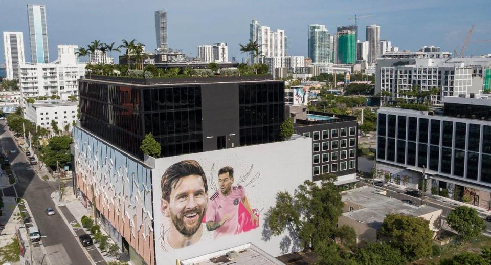 Vista de un mural de Lionel Messi situado cerca de 148 NW 28 Street el  12 de julio de 2023 en Miami,. MATIAS J. OCNER mocner@miamiherald.com