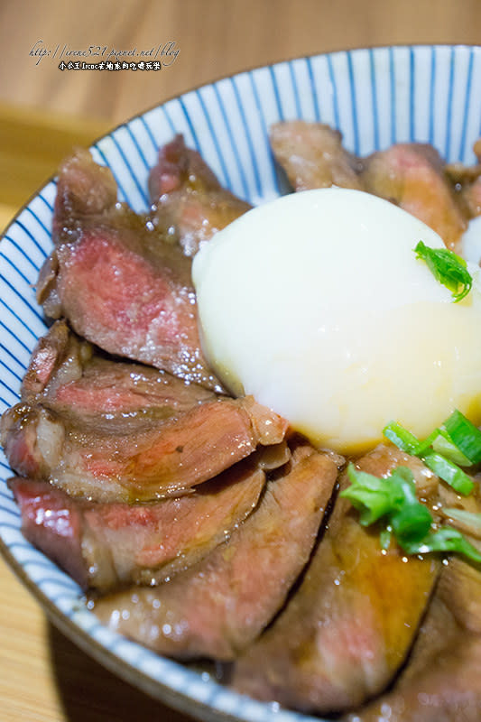 【蘆洲】料多滿足，可惜白飯不夠到位 滿燒肉丼食堂