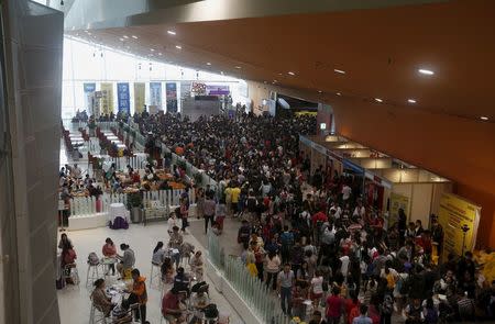 Students prepare for SAT examinations at Asia-World Expo near Hong Kong Airport in Hong Kong, China October 3, 2015. Picture taken October 3, 2015. REUTERS/Bobby Yip