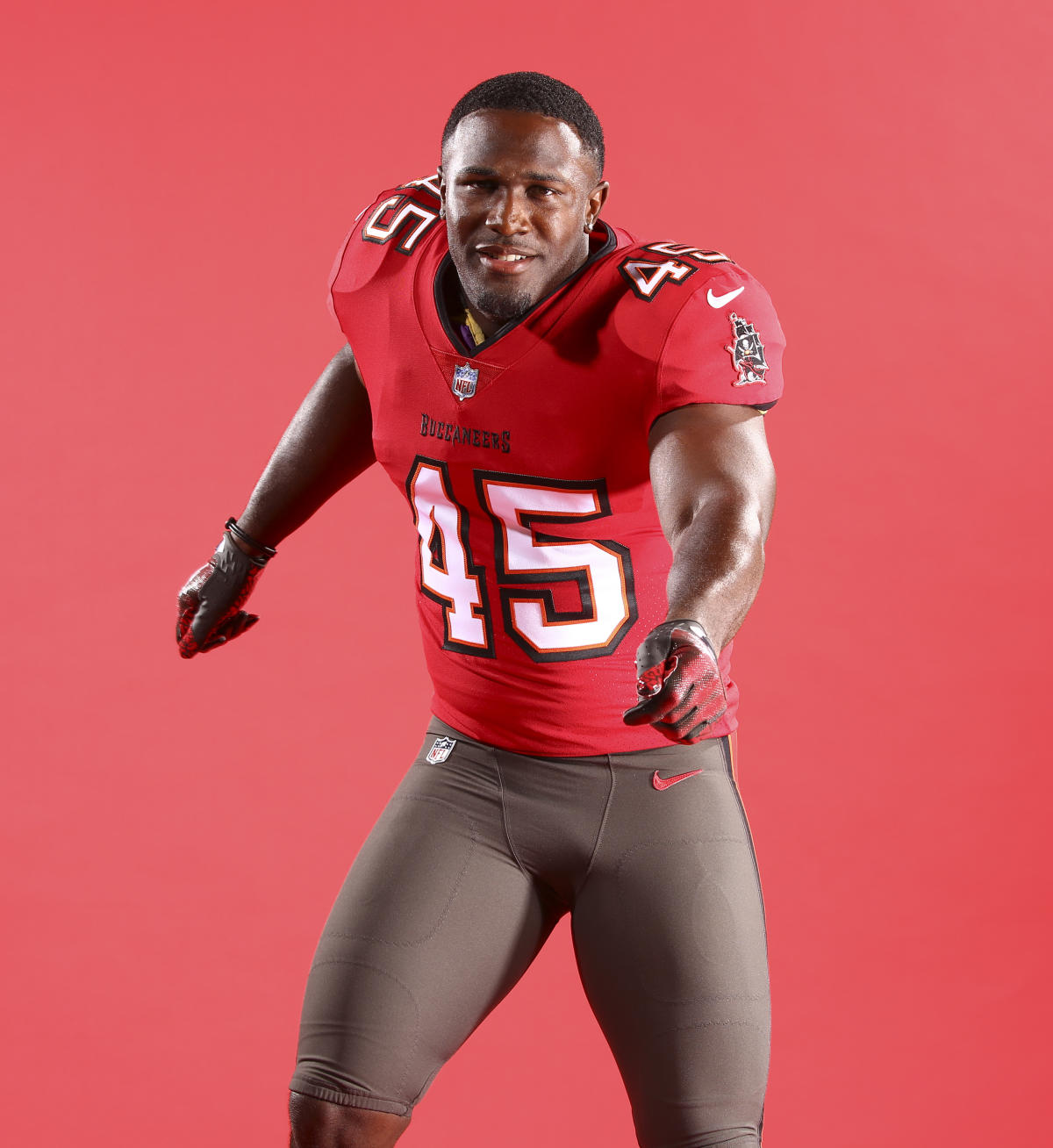 Buccaneers: Devin White's IG post amid 'champagne problems' will make fans  smile