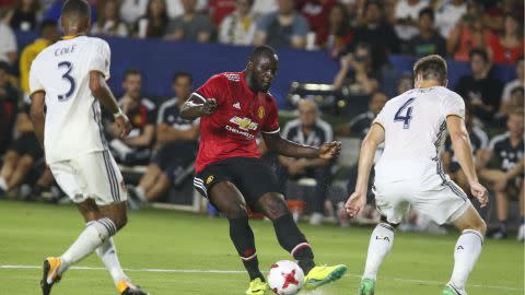 Romelu Lukaku Ashley Cole Manchester United LA Galaxy