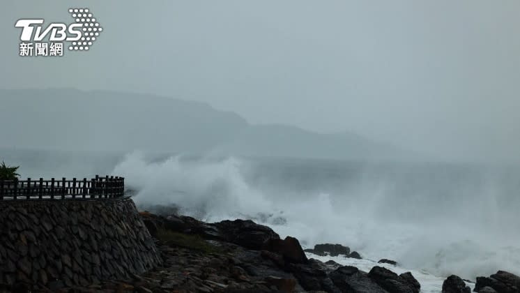 全台恐輪流強風豪雨。（示意圖／黃城碩攝）