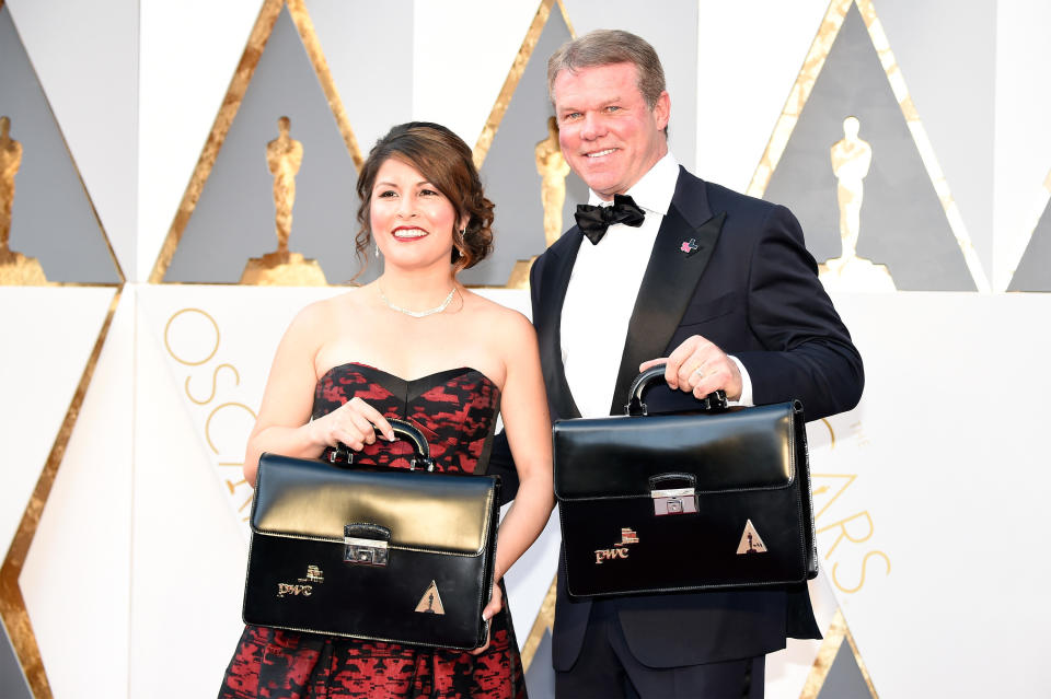 PricewaterhouseCoopers partners Martha Ruiz and Brian Cullinan attend the 88th Academy Awards at the Hollywood &amp; Highland Center on Feb. 28, 2016, in Los Angeles. (Photo: Kevin Mazur via Getty Images)