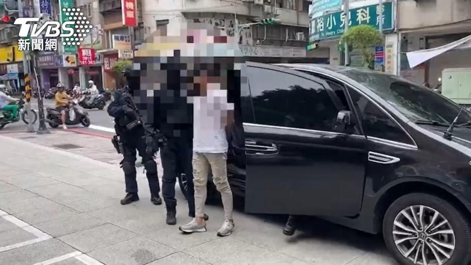 警方逮捕幕後專門吸收未成年的林姓幫派份子。（圖／TVBS）