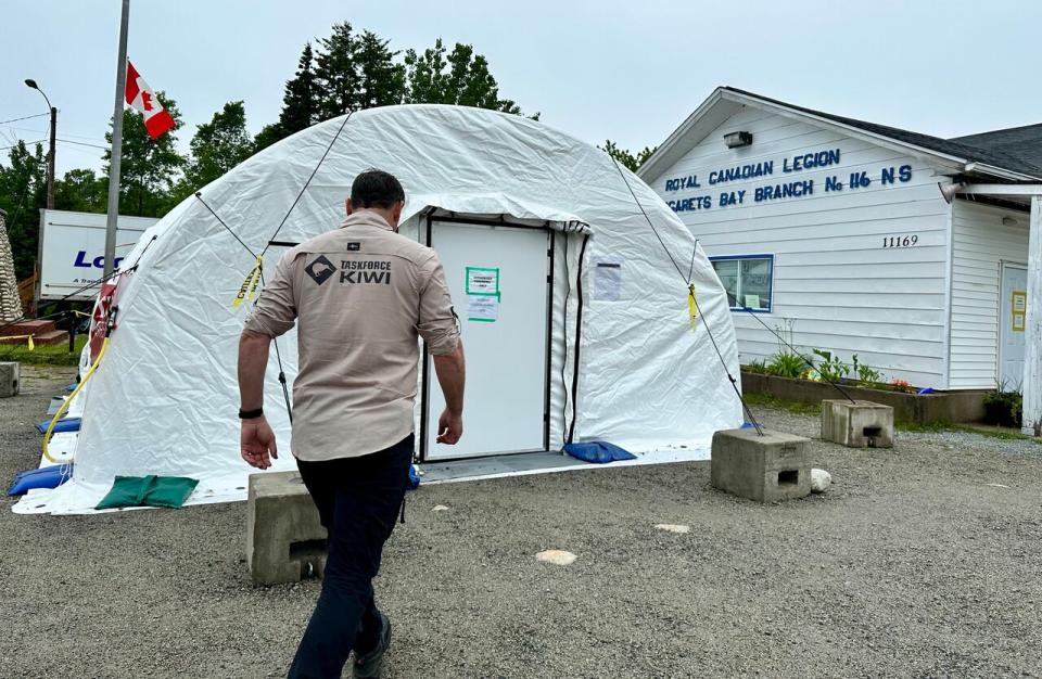 A makeshift incident command centre has been set up outside the St Margaret&#39;s Bay Legion in Seabright, N.S. 