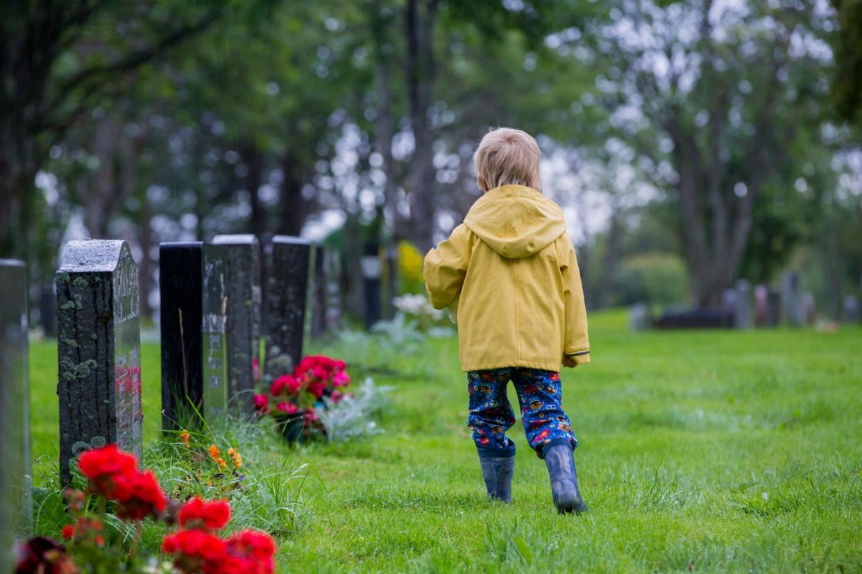 <a href="https://www.shutterstock.com/es/image-photo/sad-little-child-blond-boy-standing-2032684025" rel="nofollow noopener" target="_blank" data-ylk="slk:Shutterstock / Tomsickova Tatyana;elm:context_link;itc:0;sec:content-canvas" class="link ">Shutterstock / Tomsickova Tatyana</a>