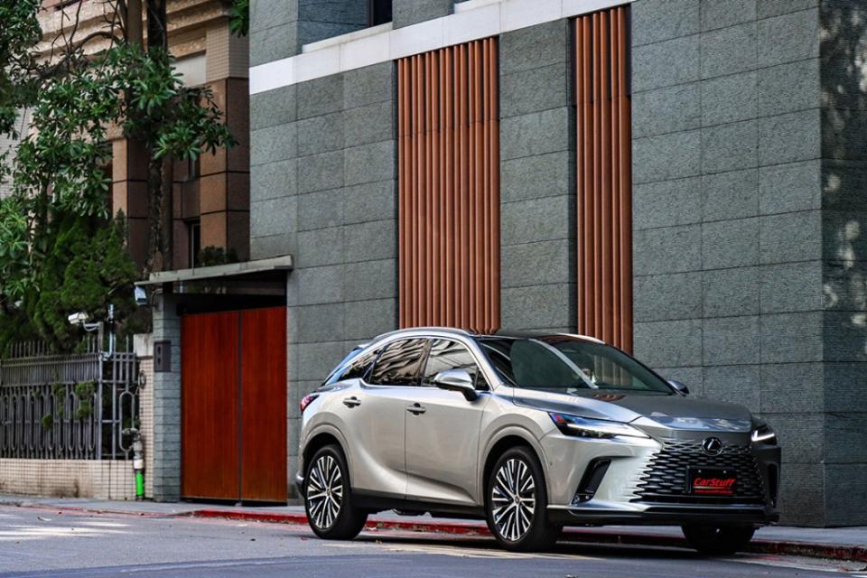 2023-lexus-rx350h-awd