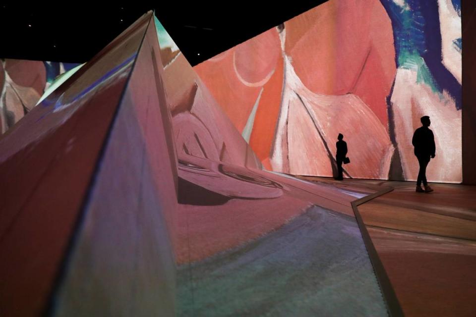 “Las señoritas de Avignon”, 1907, una de las obras claves de Picasso, formó parte de la exposición inmersiva “Imagine Picasso”, con grandes reproducciones de sus obras en las que el espectador tiene la sensación de entrar, en IFEMA, Madrid, 2020.
