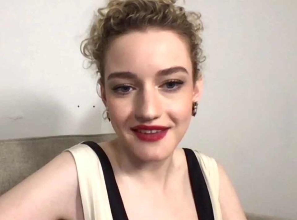 Julia Garner, 2021 Golden Globe Awards, Pre-Show