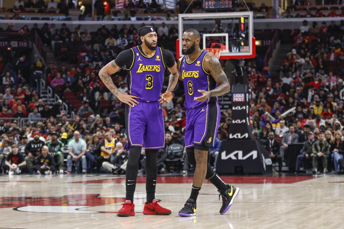 Lakers at Rockets Sundays lineups, injury reports, broadcast and stream info