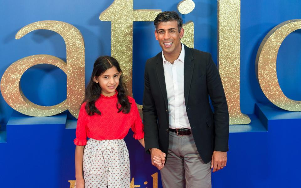 Rishi Sunak and Anoushka, his daughter, at the world premiere of Matilda the Musical - Wiktor Szymanowicz/Anadolu