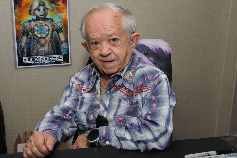 Felix Silla, el actor que creó al Tío Cosa en Los Locos Addams, en una imagen de sus últimos años (Bobby Bank/)