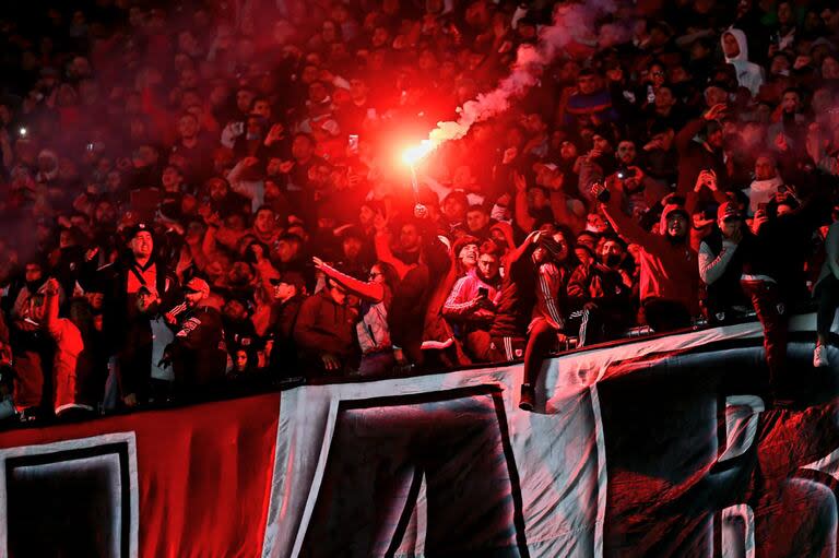 Los hinchas de River se preparan para el Superclásico del domingo en Córdoba