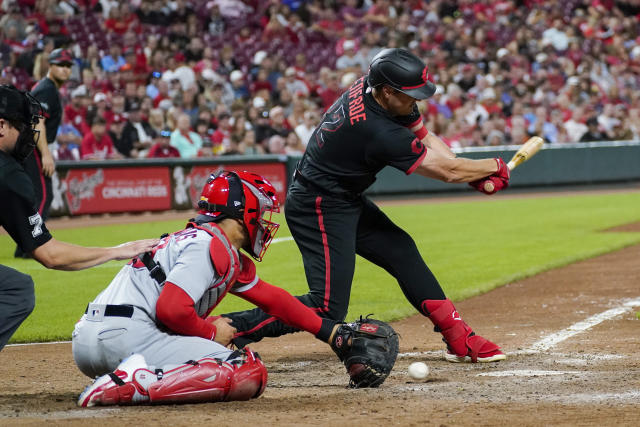 Contreras, Baker boost Cardinals to 9-4 win, Reds drop 1 1/2 games