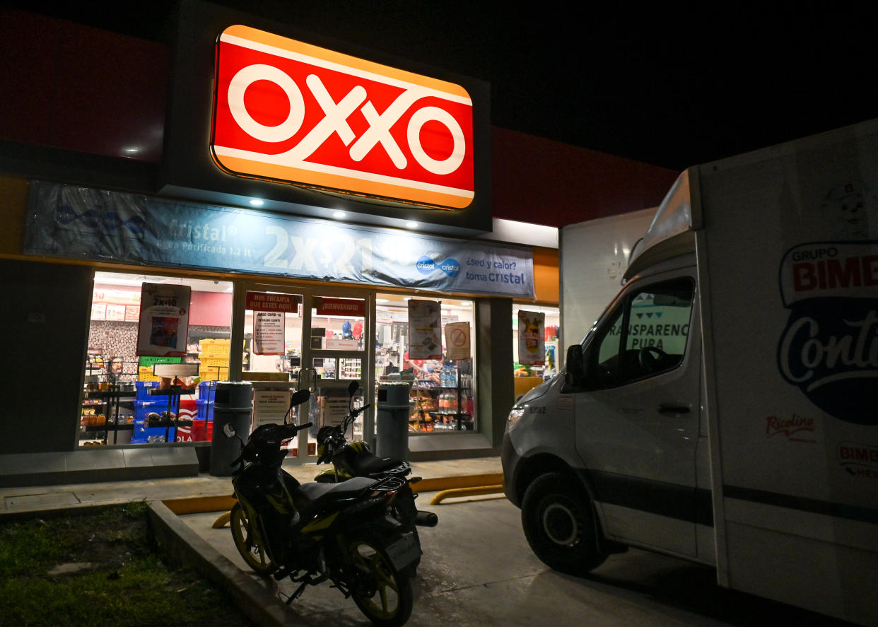 Oxxo en Mérida, Yucatán. (Artur Widak/NurPhoto via Getty Images)