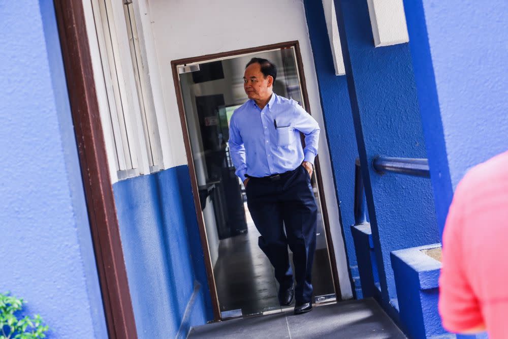 Dong Zong chairman Tan Tai Kim arrives at the Bukit Aman police headquarters in Kuala Lumpur August 22, 2019. — Picture by Hari Anggara