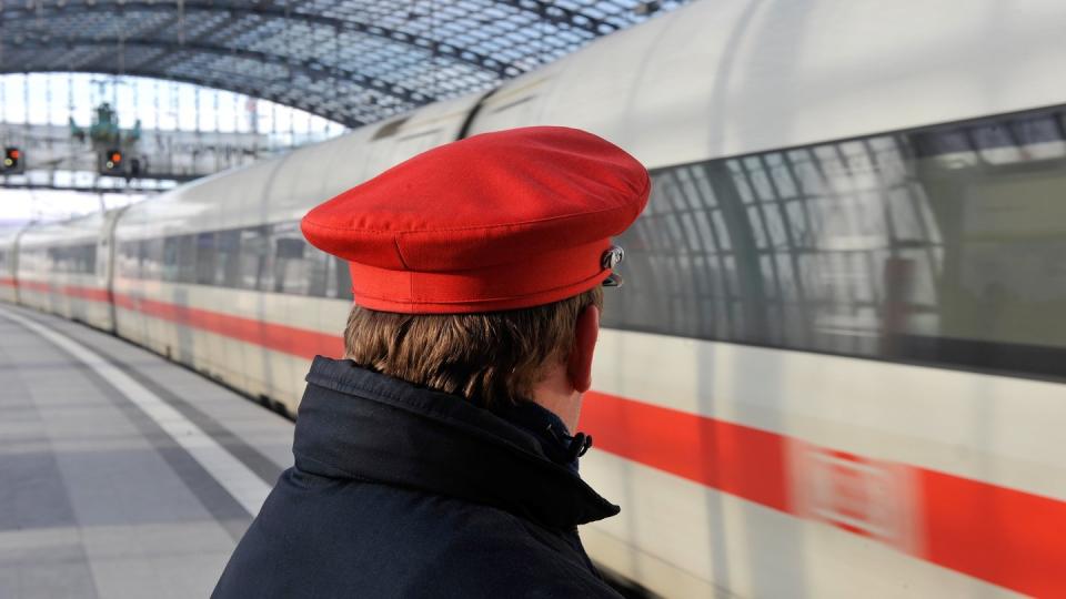 Fahrgast-Rekord bei der Deutschen Bahn im vergangenen Jahr.