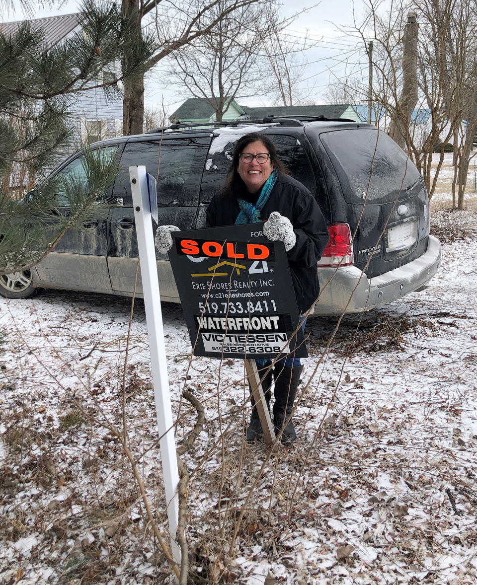 Amy Weirick bought a house on Pelee Island, Ontario, Canada, in part to help her friends who have experienced cancer or lost loved ones to it. (Courtesy Amy Weirick)