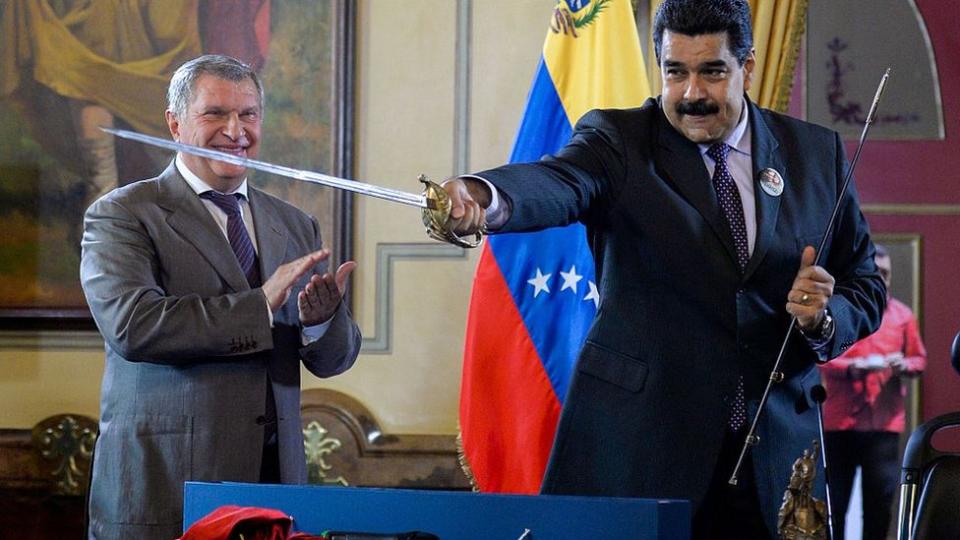Igor Sechin y Nicolás Maduro.