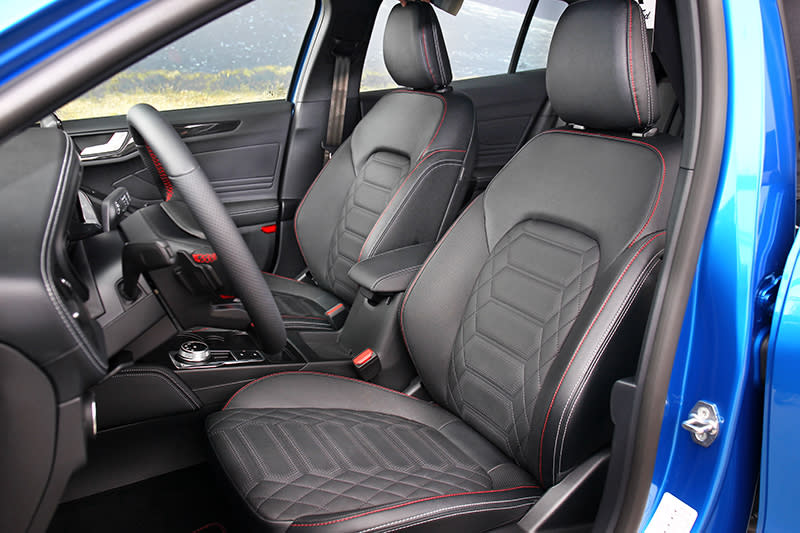 Vignale車型則在座椅包覆材質部分升等為更加豪華的Sensico皮革