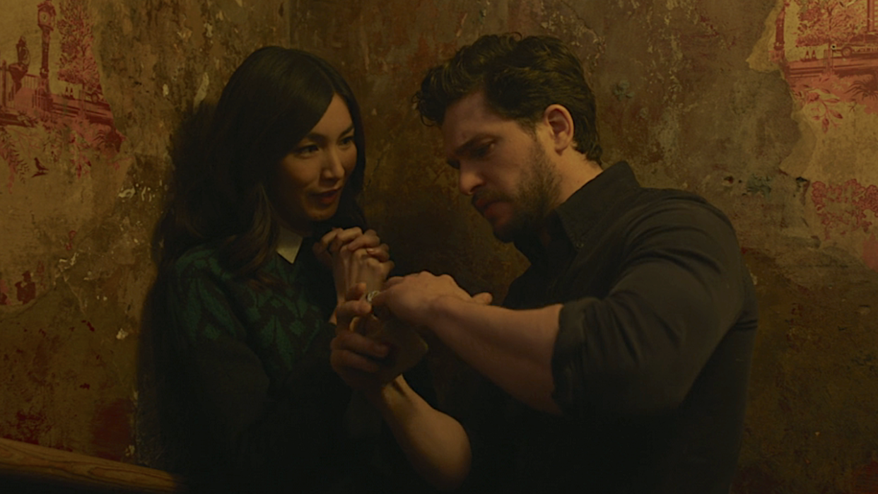  Gemma Chan and Kit Harington in Eternals. 