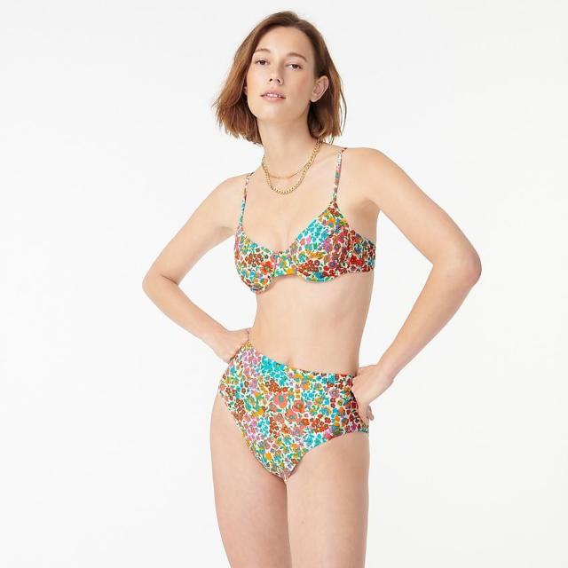 Stylish Swimsuits for Small Busts to Embrace or Enhance What You've Got - Yahoo  Sports