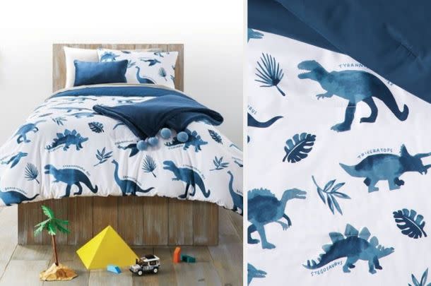 A dinosaur full-size comforter set for kids