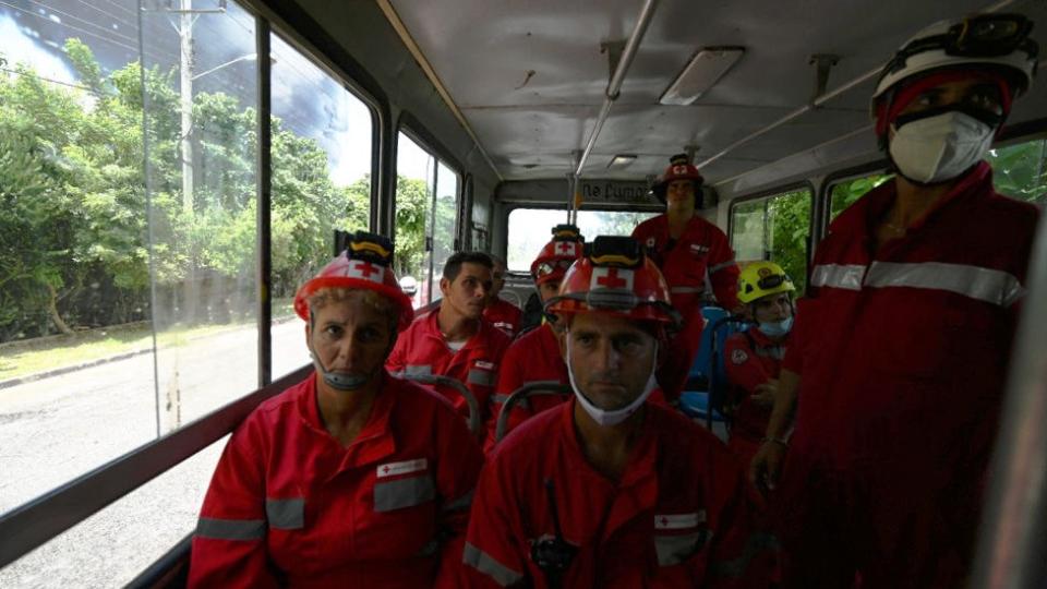 Varios bomberos se encuentran desaparecidos.