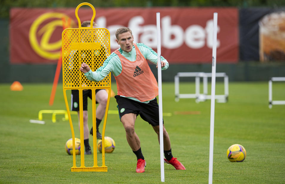 <p>GLASGOW, SCOTLAND - JULY 30: Carl Starfelt during a Celtic training session at Lennoxtown, on July 30, 2021, in Glasgow, Scotland. (Photo by Ross MacDonald/SNS Group via Getty Images)</p>
