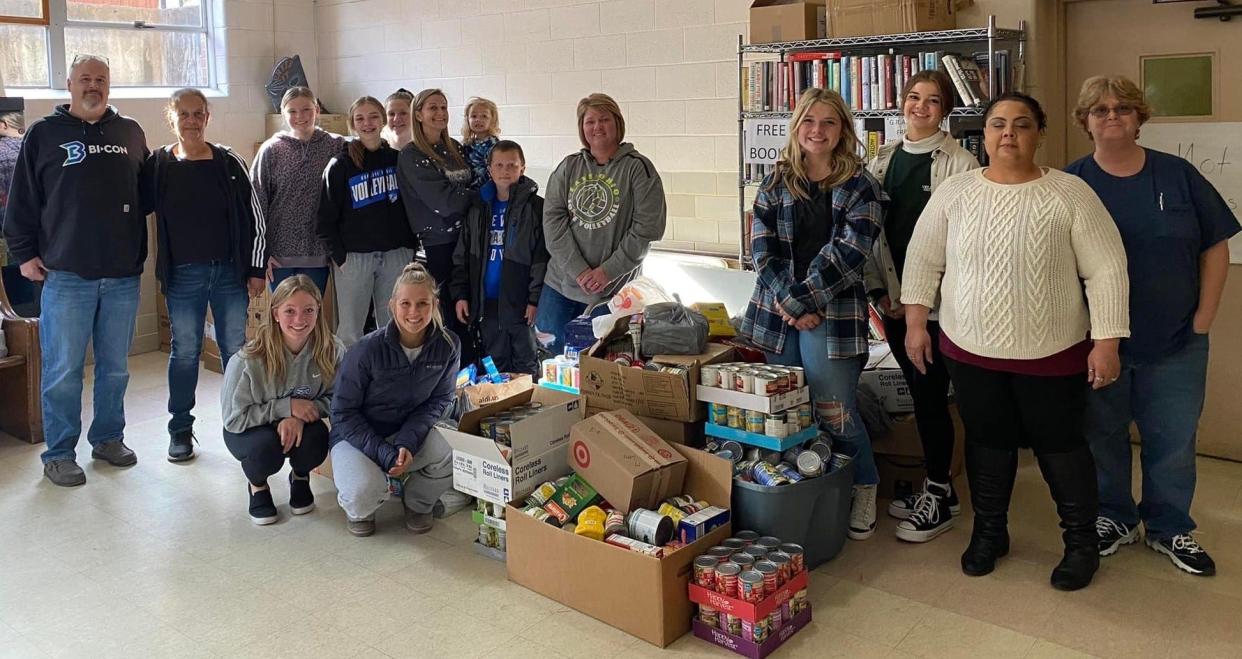 A school-wide canned food drive in the East Guernsey Local School District resulted in more than 4,000 items being donated to Grace Food Pantry and Feed My People in Cambridge. The food drive was co-sponsored by the Buckeye Trail Middle School Student Council and Buckeye Trail High School Fellowship of Christian Athletes to help local communities and residents.