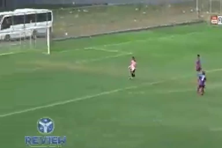 El insólito e intencional gol en contra en el fútbol brasileño